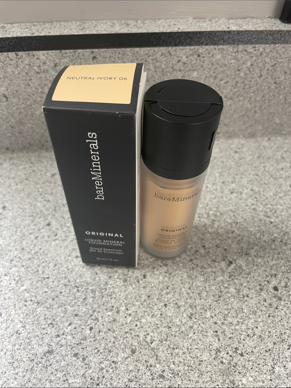 bareMinerals Original Liquid Mineral Foundation - Neutral Ivory 06 (Beige Tone)